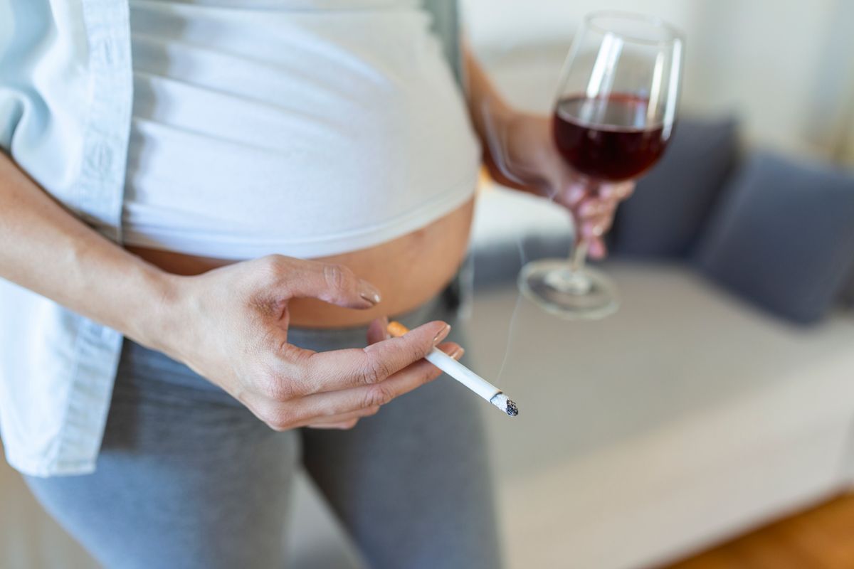 6 Alimentos y bebidas prohibidas en el embarazo ¿Cuáles son?