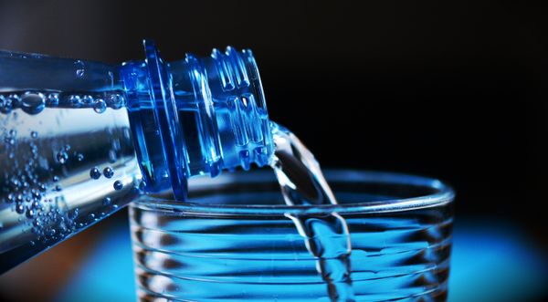 La verdad sobre la importancia de tomar agua y cómo lograrlo 💦