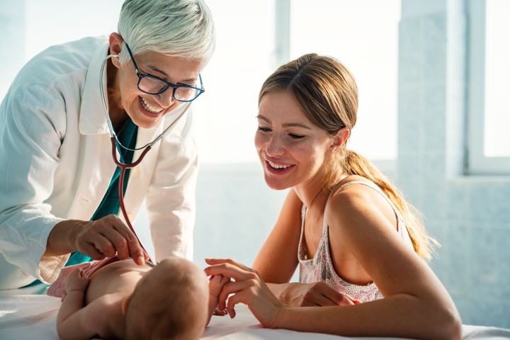 Cómo elegir un médico pediatra para tu bebé: la guía definitiva